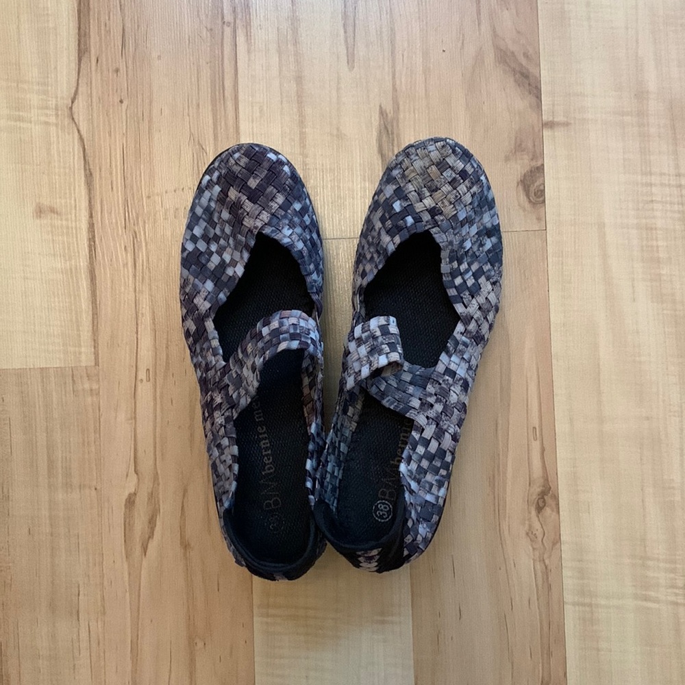 Bernie Mev size 38 wedge